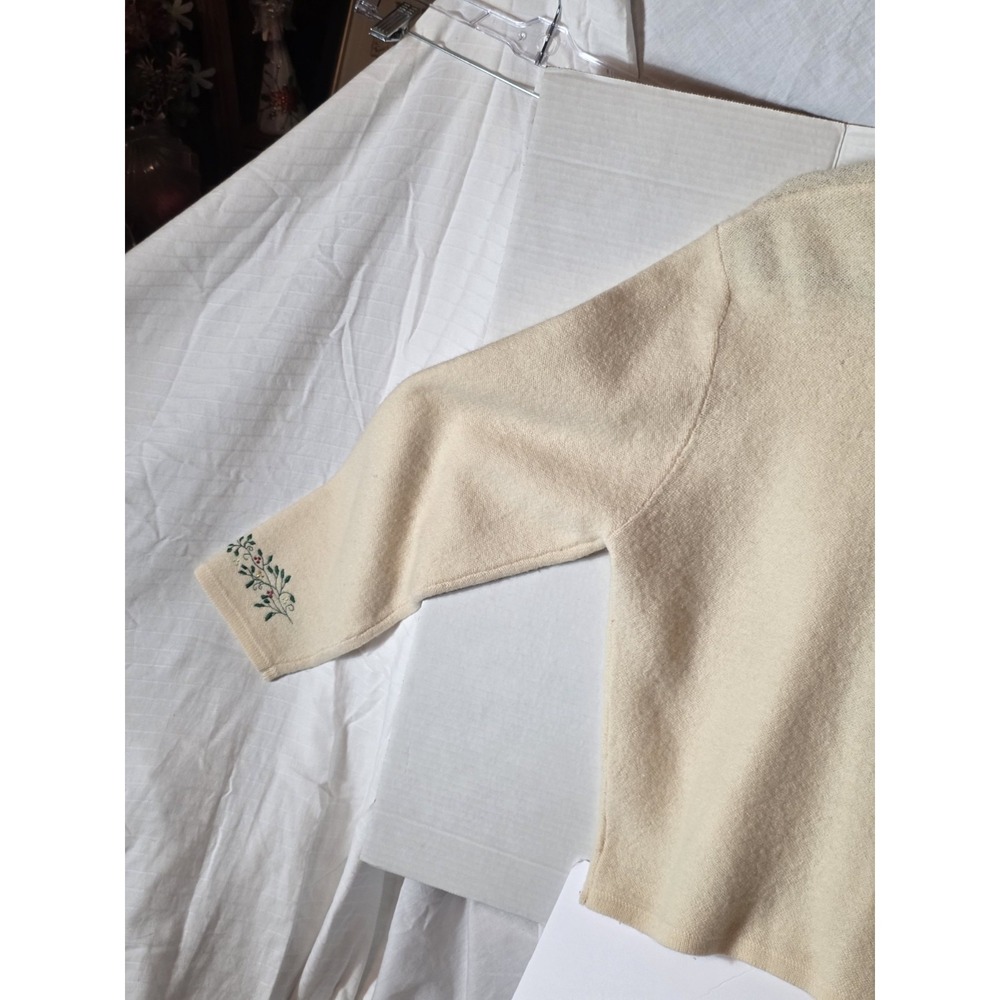 Karen Scott Pure Wool Womens Zip Sweater. Size 1X Embroidery Front And Sleeves. - Picture 3 of 8